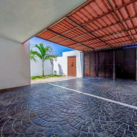 Villa Moderna Con Alberca, Gimnasio Y Cochera Merida Luaran gambar