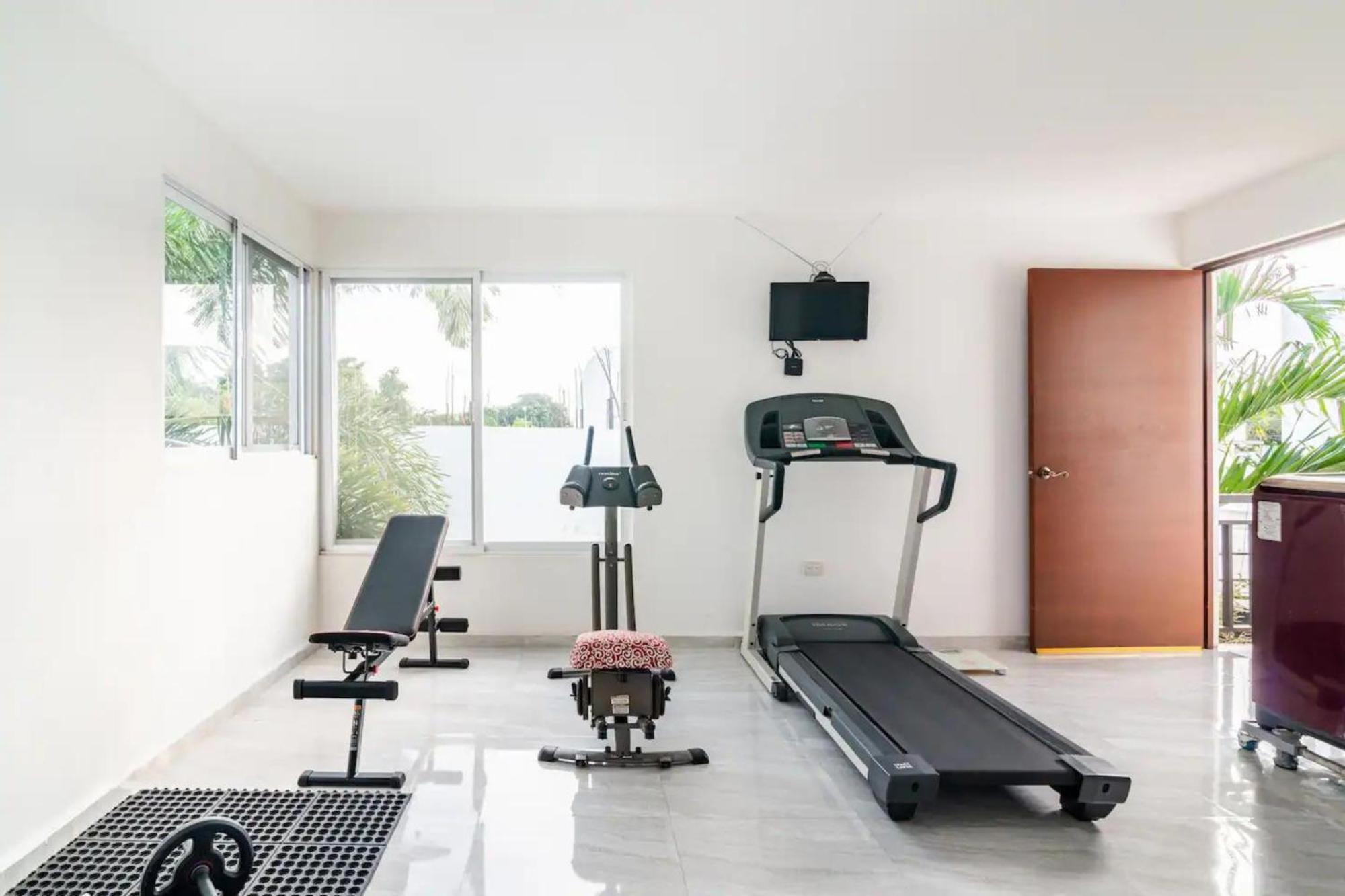 Villa Moderna Con Alberca, Gimnasio Y Cochera Merida Luaran gambar